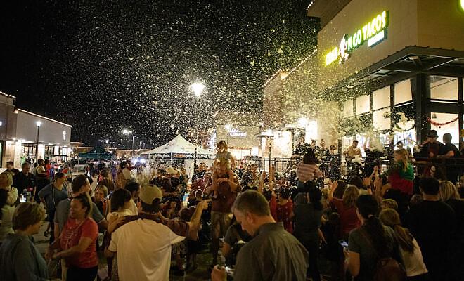 Deck the Pines at Pine Market was a Huge Success